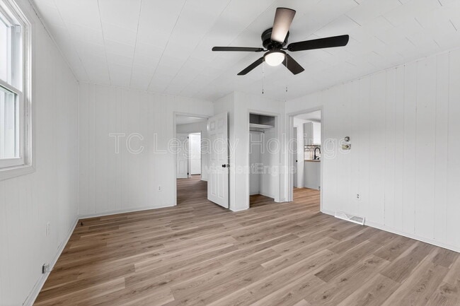 Building Photo - 2311 Henderson Ave