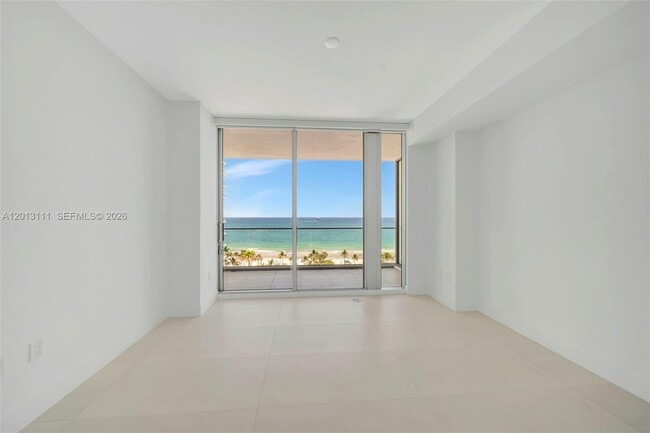Building Photo - 153 N Seabreeze Blvd