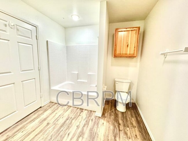 Building Photo - 2117 E Broadway