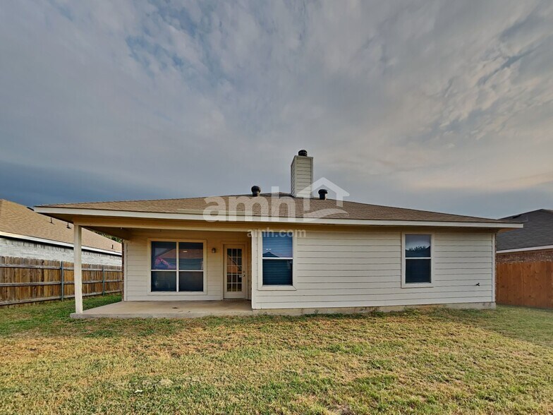 Building Photo - 1373 Meadowbrook Ln