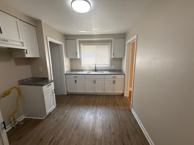 Building Photo - Renovated 3-Bedroom Home – We Welcome Sect...