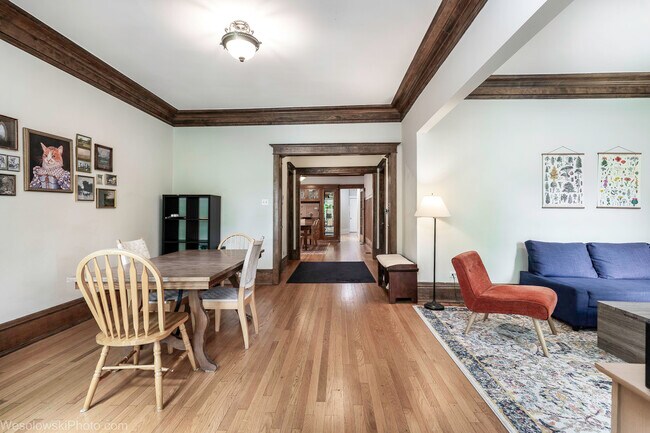 Building Photo - 5121 S Ellis Ave
