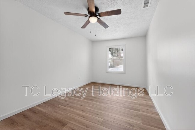 Building Photo - 218 George St