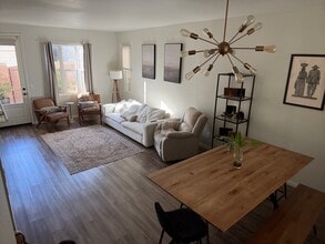 Building Photo - 8432 Weatherwood St