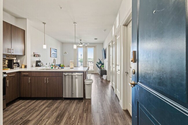 Building Photo - 10550 N Central Expy