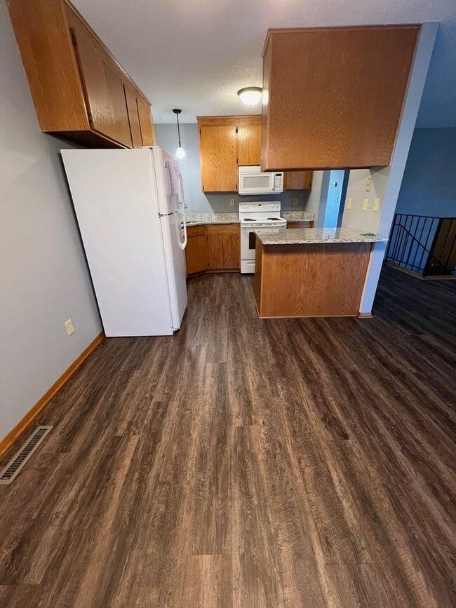 Building Photo - 2072 Bradley St