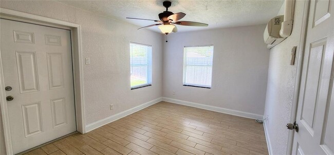 Building Photo - 14026 E Parsley Dr