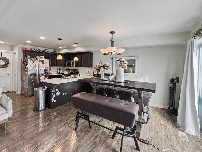 Building Photo - 347 Skwentna Dr