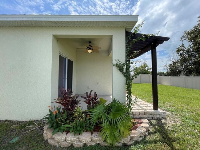 Building Photo - 689 Crown Rose Dr