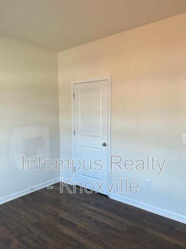 Building Photo - 1311 Hampton Pl Cir