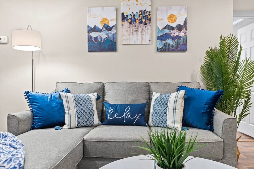 Building Photo - 657 McGruder St NE