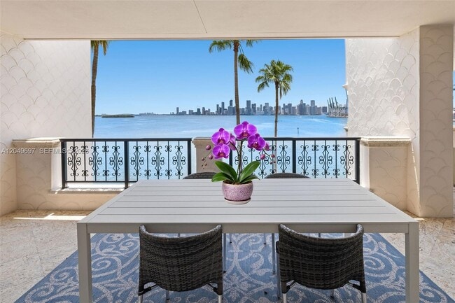 Building Photo - 5245 Fisher Island Dr