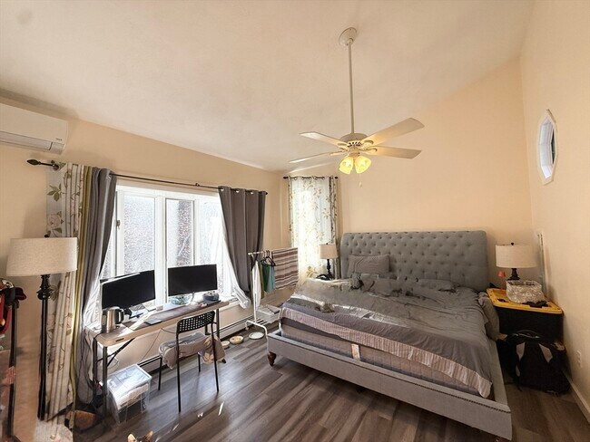 Building Photo - 58 Lake St