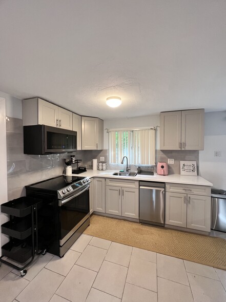 Kitchen area - 66 Smith St