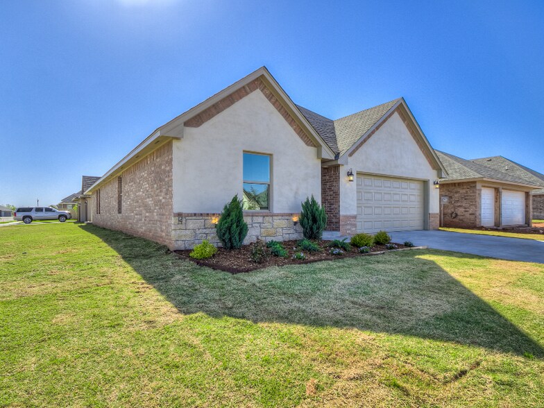 Building Photo - 16716 Doyle Dr