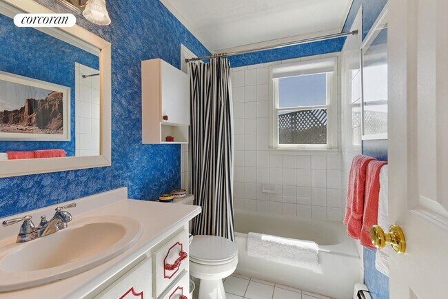 Building Photo - 68 Seaside Ave