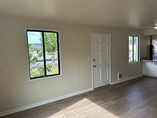 Building Photo - Charming 2 bed 1 bath house in a great nei...