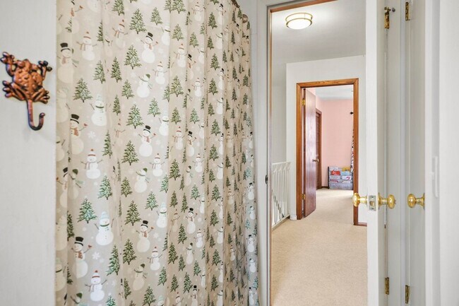 Building Photo - 310 Yosemite Trail