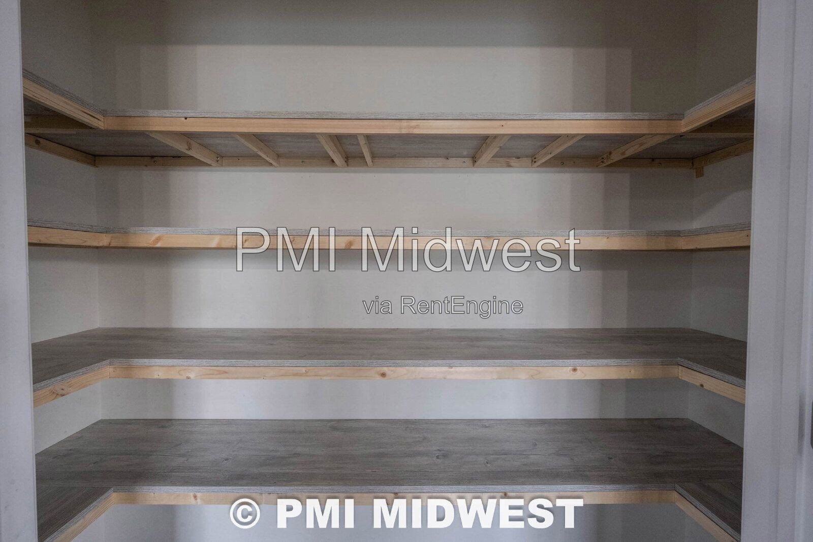 Building Photo - 8171 Brookville Wy