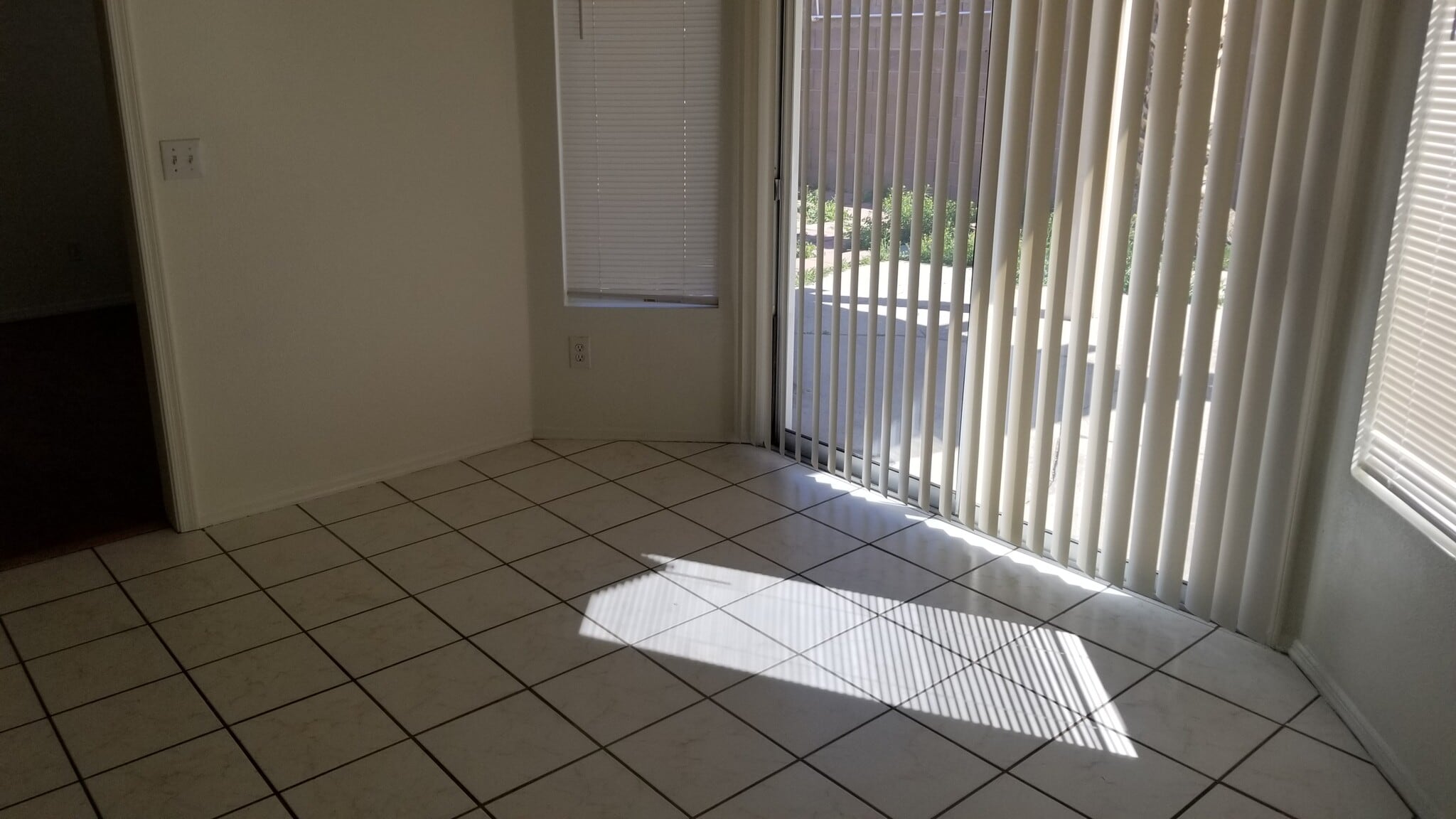 Building Photo - 6904 Luminary Dr