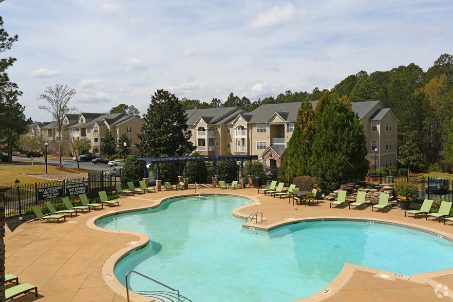 Building Photo - The Heights at Lake Murray