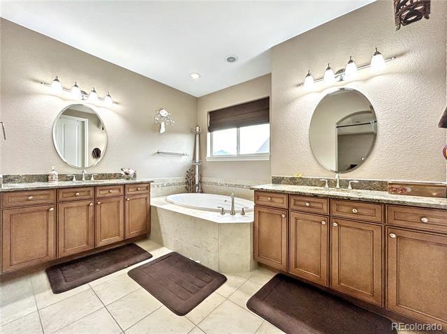 Building Photo - 717 Black Arrow Dr