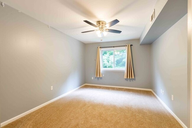 Building Photo - Spacious 3 Bedroom, 2 Bath Condo in Unionv...