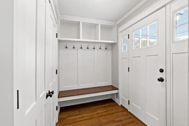 Building Photo - 539 Maple Ave