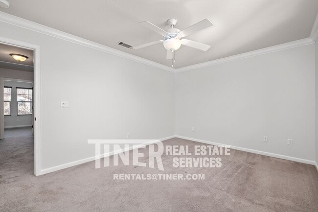 Building Photo - 1707 Grey Bunny Dr