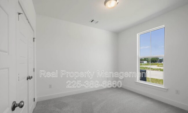 Building Photo - 5633 Emmie Dr