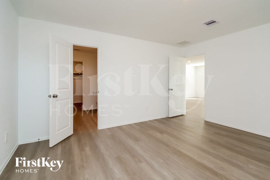 Building Photo - 24143 Becker Hollow Ln