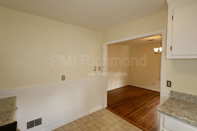 Building Photo - 9107 Mapleview Ave
