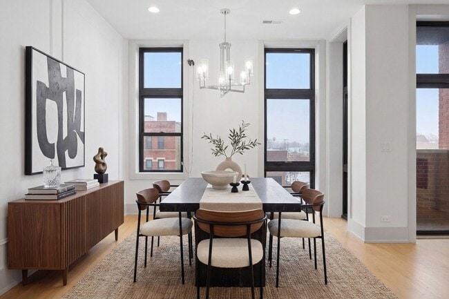 Building Photo - 4226 S Ellis Ave