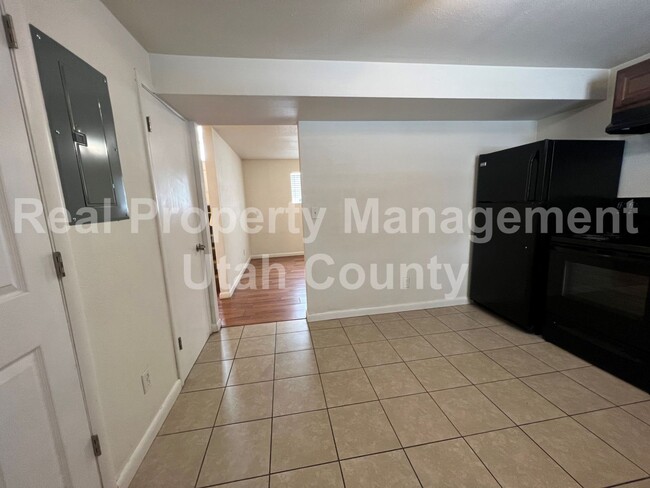 Building Photo - Orem Duplex great location