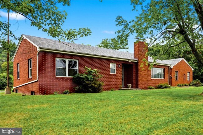 Building Photo - 3044 N Frederick Pike