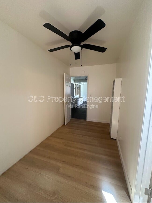 Building Photo - 14012 Sylvanwood Ave