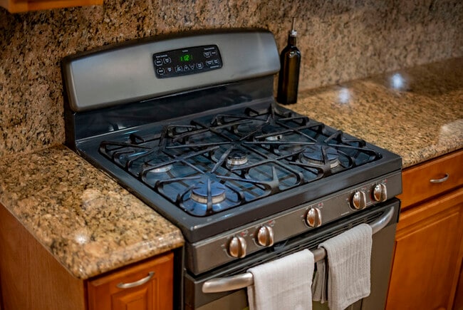 Building Photo - Furnished 3BR Glendora Home | Quiet Retreat + Parking