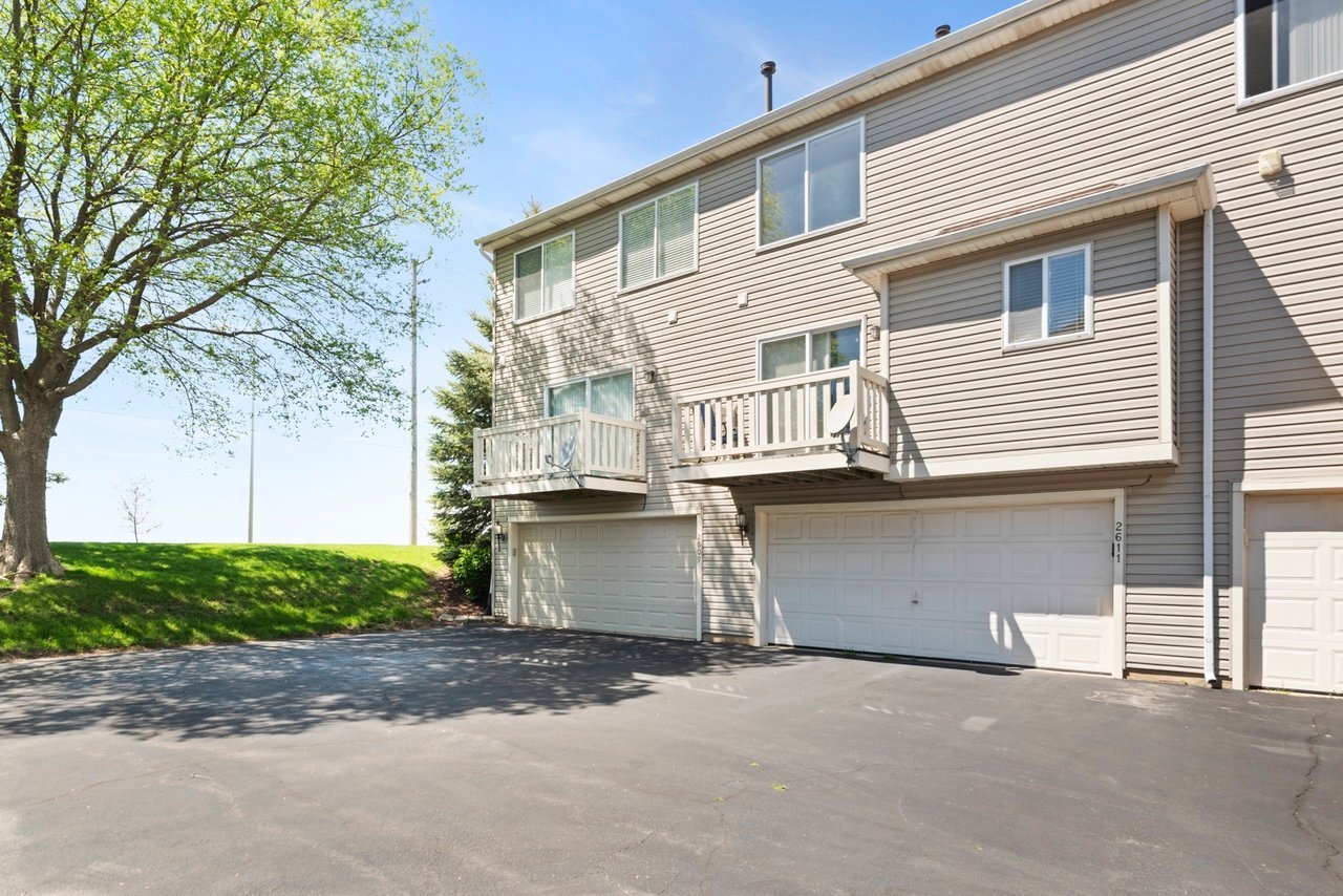 Building Photo - 2611 Canyon Dr