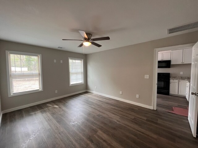 Building Photo - 324 Adams St