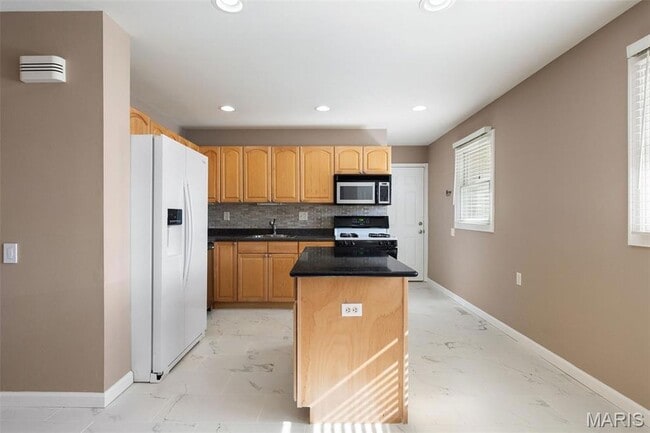 Building Photo - 3205 Fleet Ln
