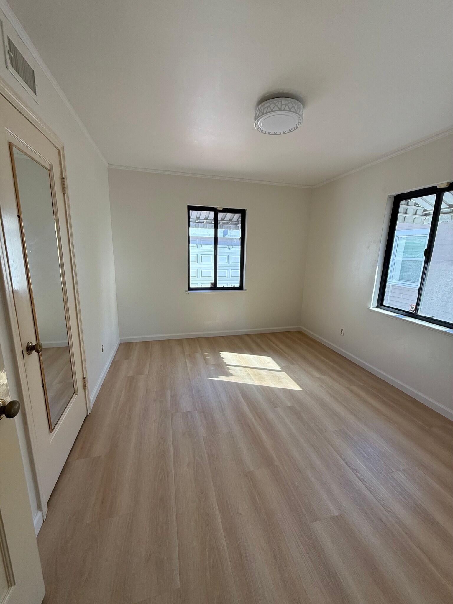 bedroom #1 - 25 W Monterey Ave