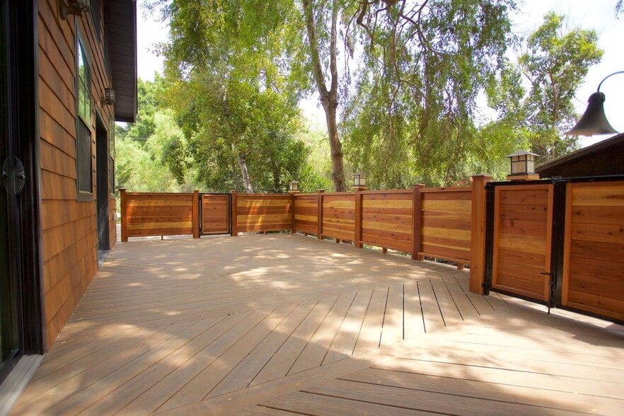 Building Photo - 2119 Hyperion Ave