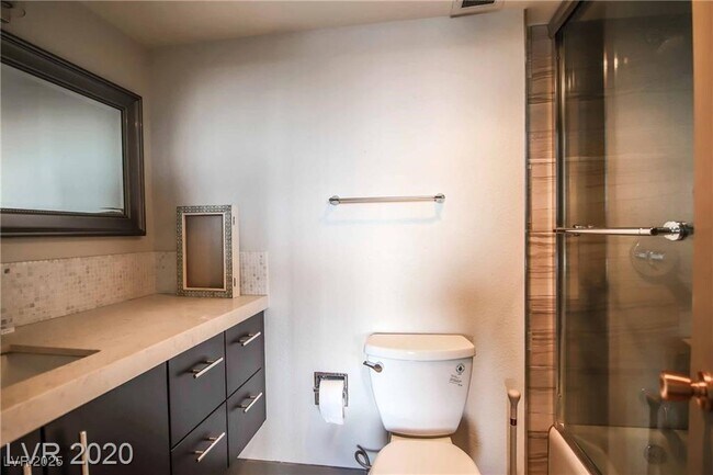 Building Photo - 3111 Bel Air Dr