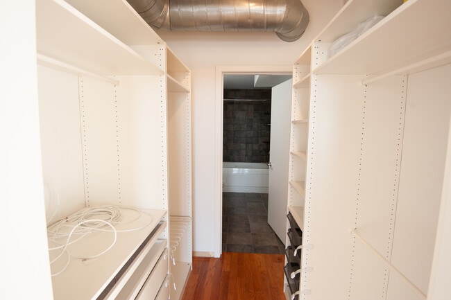 Building Photo - 1524 S Sangamon St