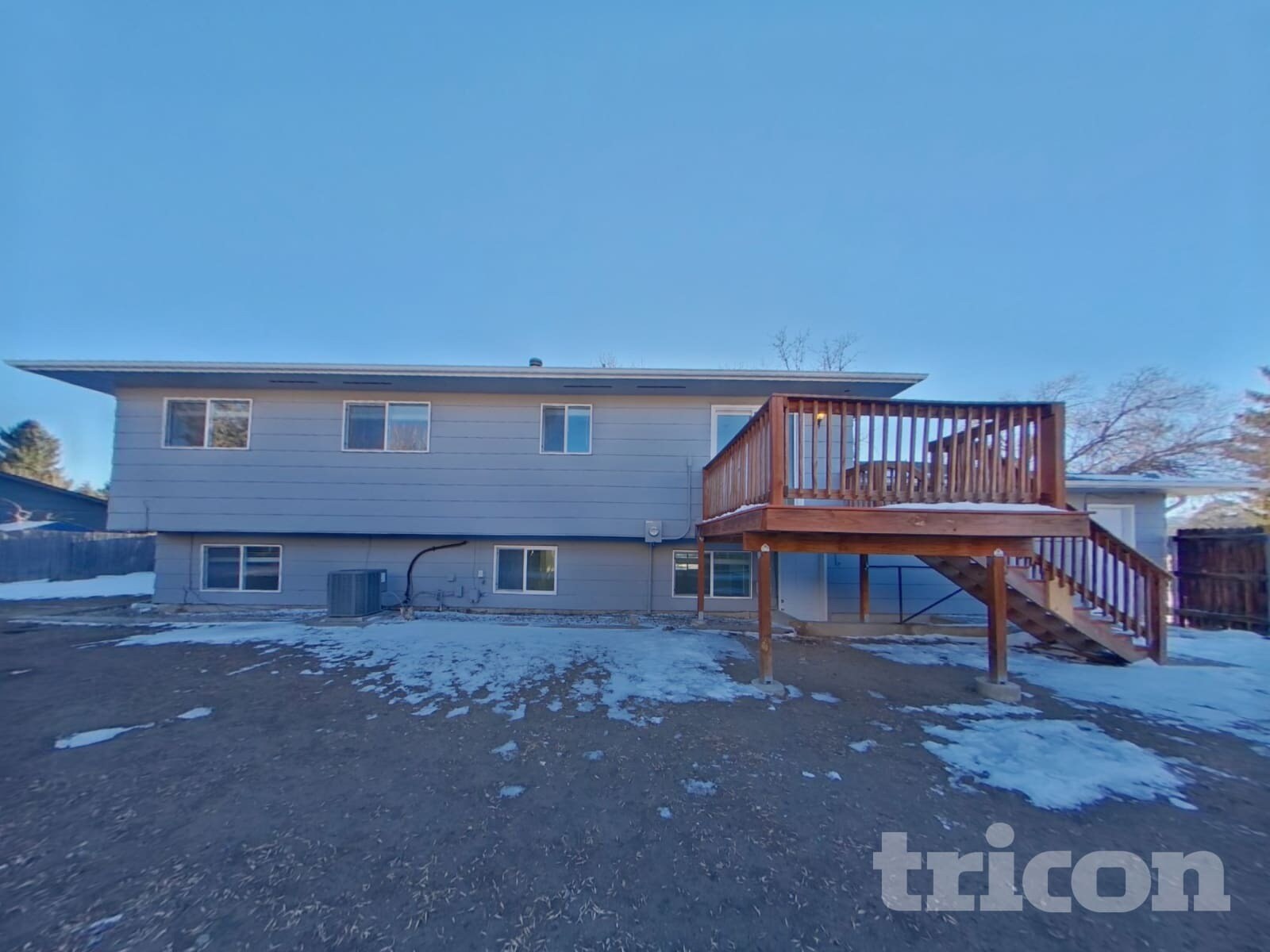 Building Photo - 4985 Montebello Dr