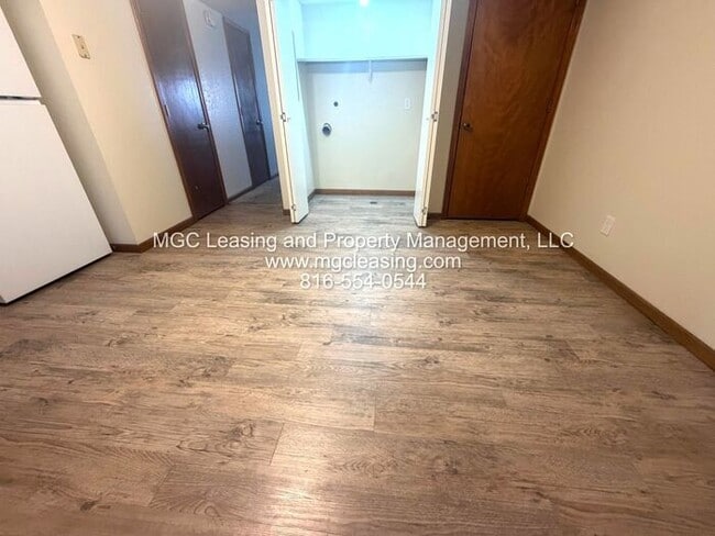 Building Photo - Peaceful Townhome with Private Patio by La...