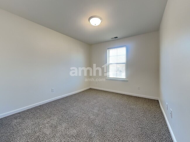 Building Photo - 5571 Stonecrest Dr