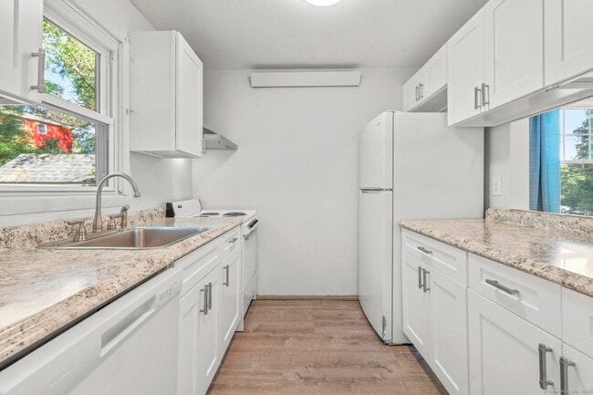 Building Photo - 675 Millville Ave