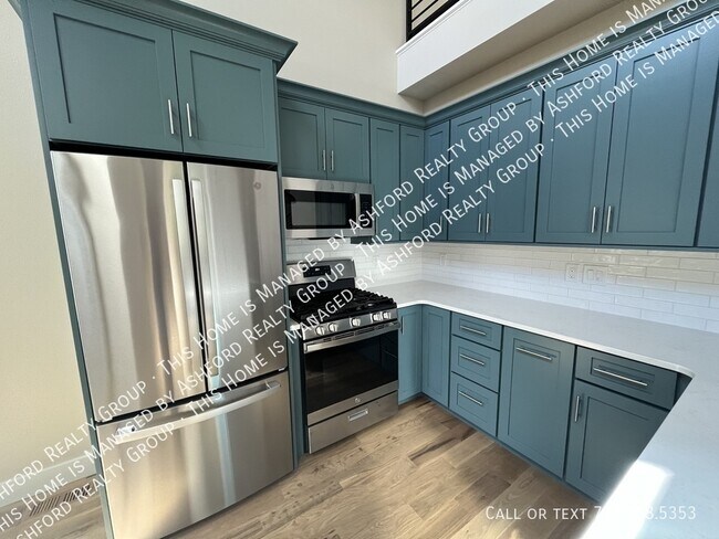 Building Photo - 839 E Willamette Ave