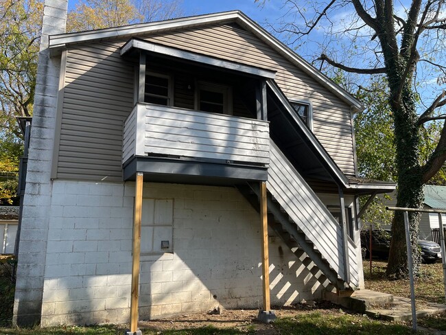 Building Photo - 4-Bedroom, 1-Bath Single Family Home